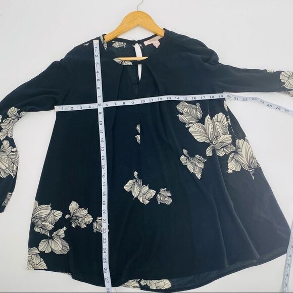 Forever 21 black tunic style floral top with keyhole detail medium - Picture 4 of 6